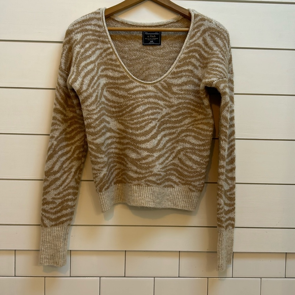 Abercrombie & Fitch Zebra Sweater l